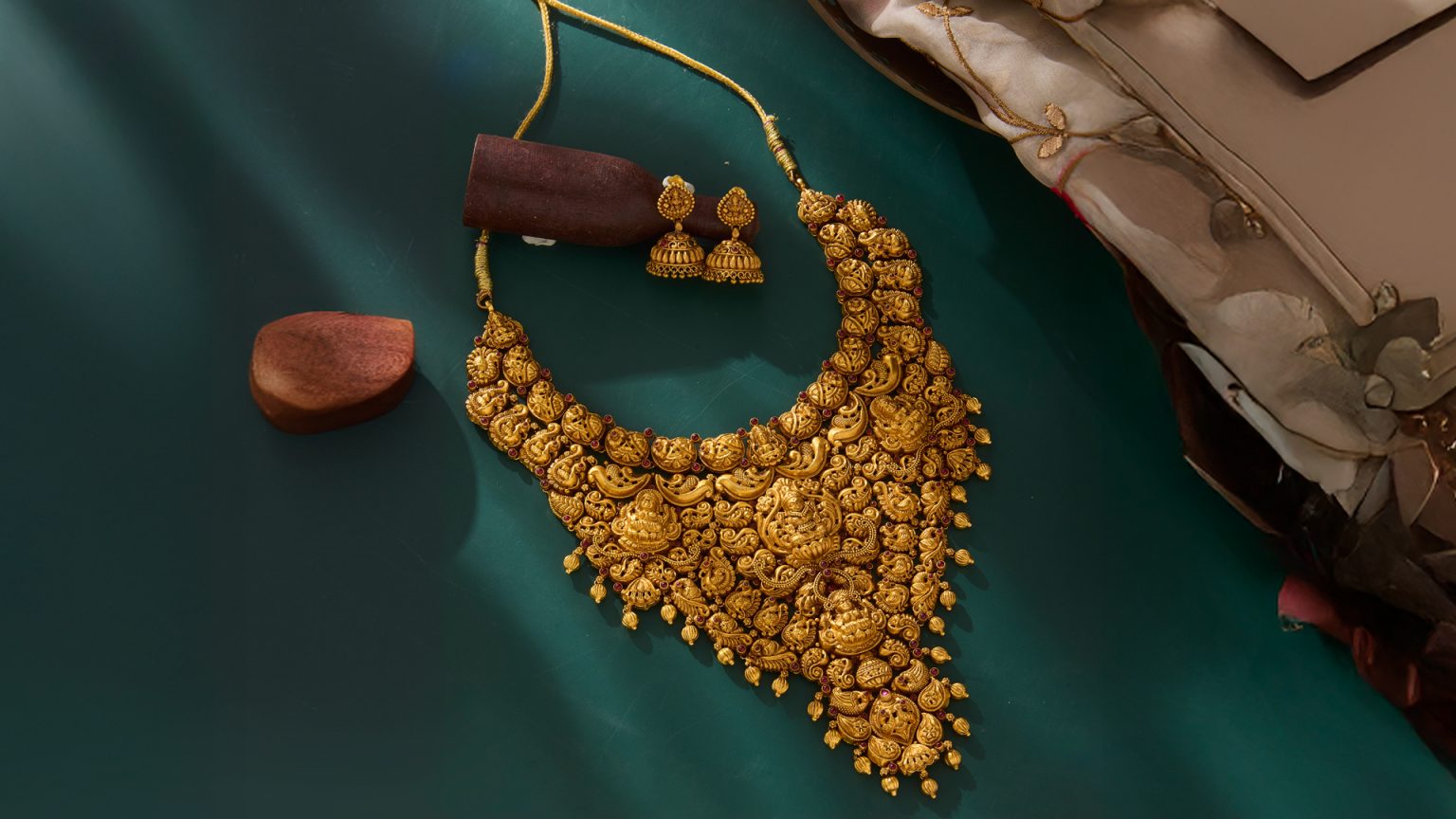 Best Gold Jewellers in Agra, Aligarh & Firozabad | Abhushan Jewellers
